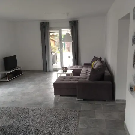 Ferienhaus Sarah Bungalow Zum Wohlfühlen Сasa de vacaciones Vinningen